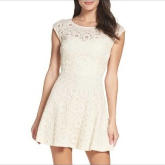💗 3/$10 💗 BB Dakota Fit & Flare Lace Overlay Dress Ivory Size 6 NEW - Picture 14 of 15